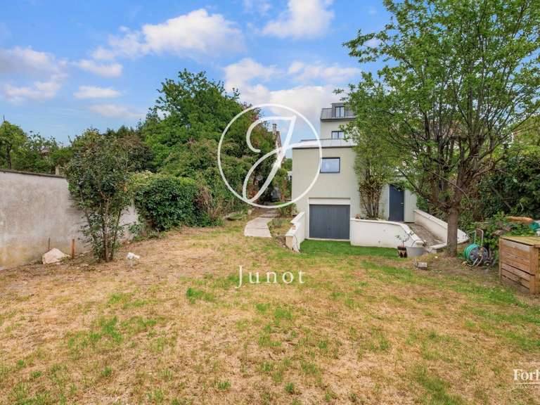Maison Rueil-Malmaison - 4 chambres - 231m²