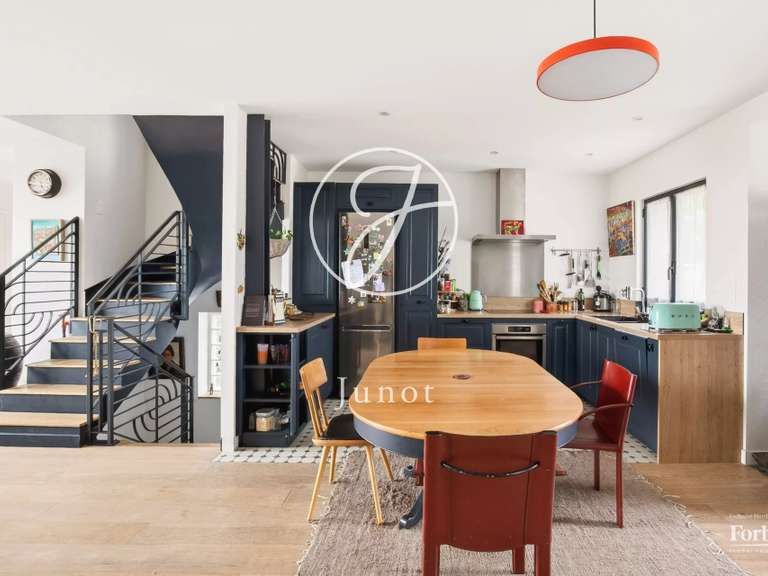 Maison Rueil-Malmaison - 4 chambres - 231m²