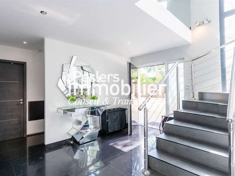Maison Rueil-Malmaison - 6 chambres - 314m²