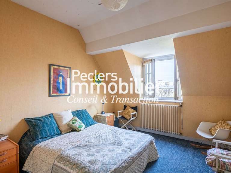 Maison Rueil-Malmaison - 5 chambres - 216m²