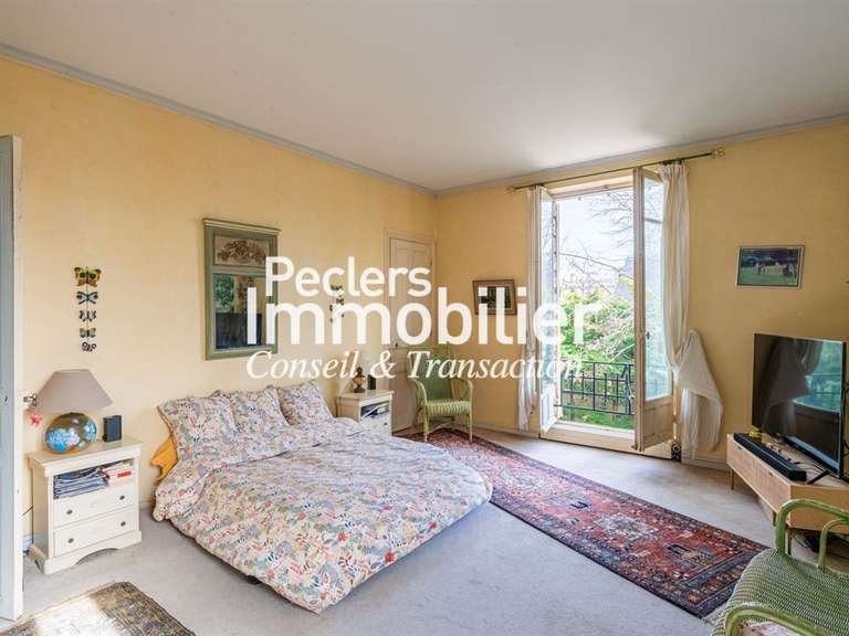 Maison Rueil-Malmaison - 5 chambres - 216m²
