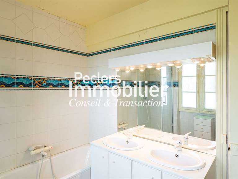 Maison Rueil-Malmaison - 5 chambres - 216m²