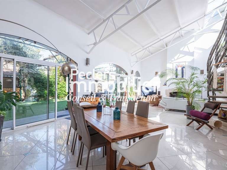 Maison Rueil-Malmaison - 3 chambres - 234m²