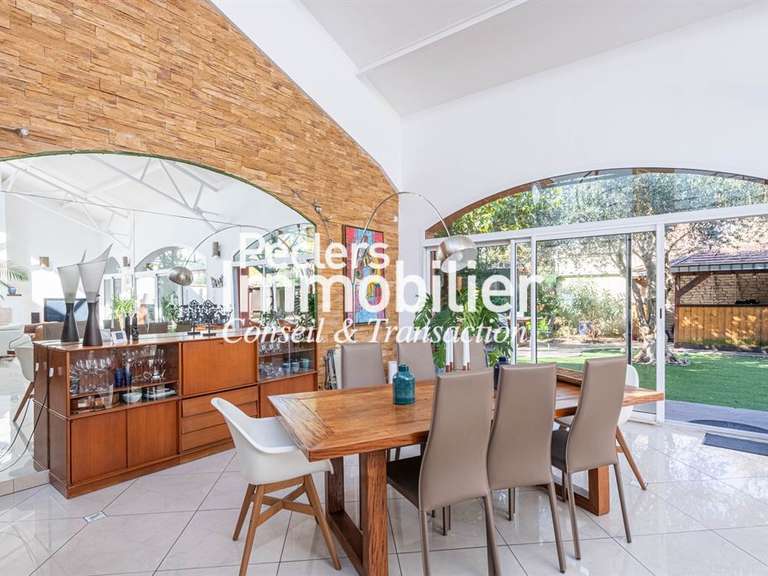 Maison Rueil-Malmaison - 3 chambres - 234m²