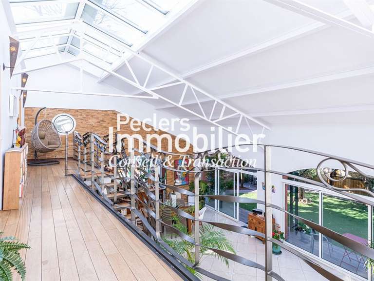 Maison Rueil-Malmaison - 3 chambres - 234m²