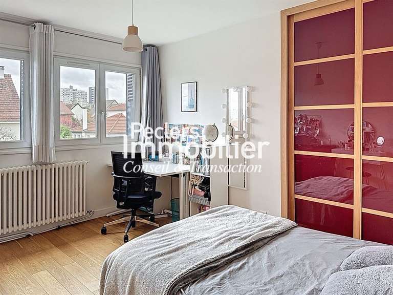 Maison Rueil-Malmaison - 5 chambres - 183m²