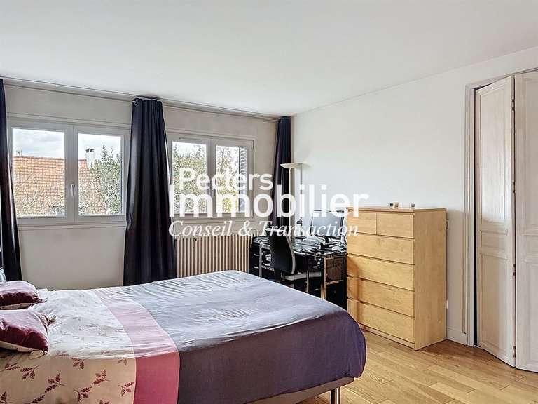 Maison Rueil-Malmaison - 5 chambres - 183m²