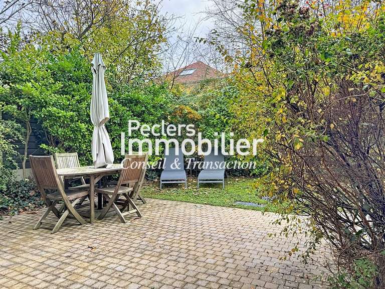 Maison Rueil-Malmaison - 5 chambres - 183m²