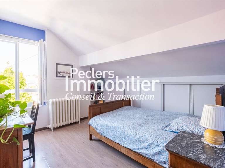 Maison Rueil-Malmaison - 5 chambres - 151m²