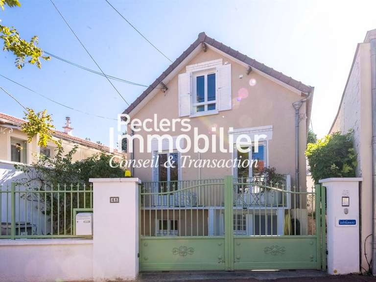Maison Rueil-Malmaison - 5 chambres - 151m²