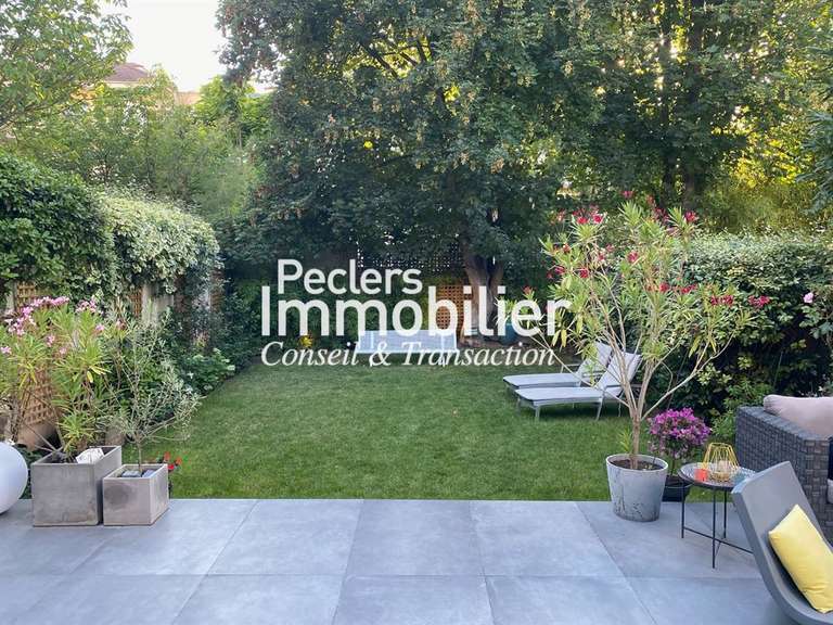 Maison Rueil-Malmaison - 5 chambres - 336m²