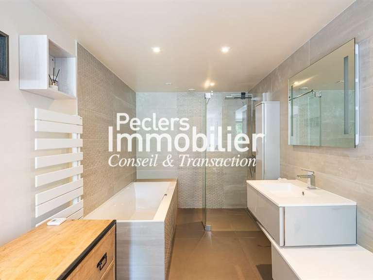 Maison Rueil-Malmaison - 5 chambres - 336m²
