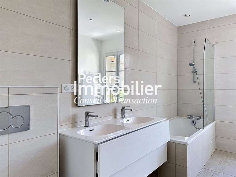 Maison Rueil-Malmaison - 4 chambres - 210m²