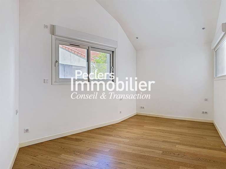 Maison Rueil-Malmaison - 4 chambres - 210m²