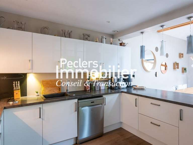 House Rueil-Malmaison - 4 bedrooms - 143m²