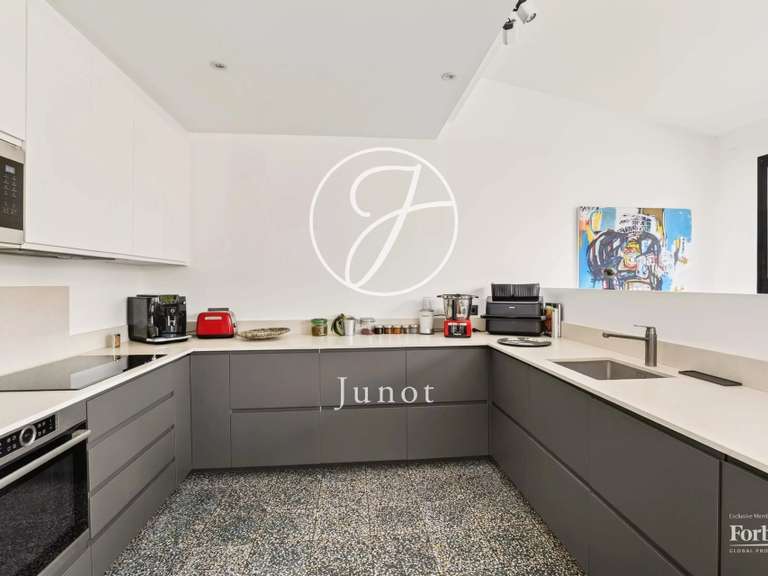 House Rueil-Malmaison - 5 bedrooms - 270m²