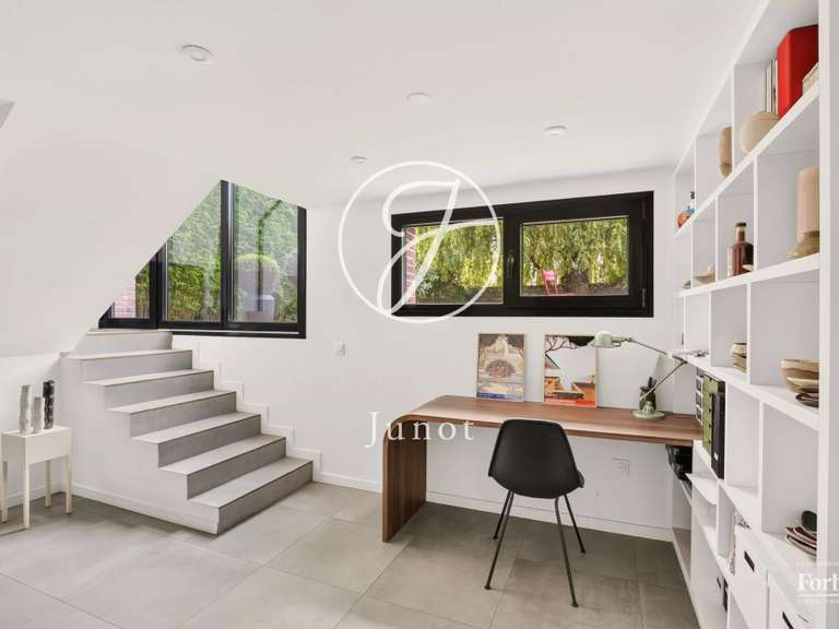 House Rueil-Malmaison - 5 bedrooms - 270m²