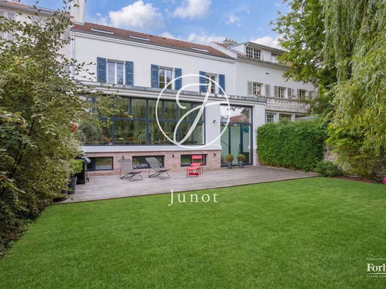 House Rueil-Malmaison - 5 bedrooms - 270m²