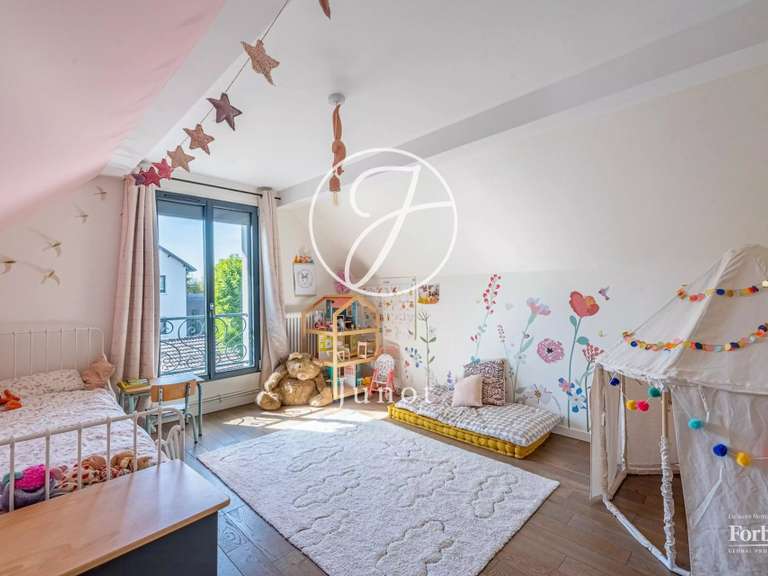Maison Rueil-Malmaison - 4 chambres - 197m²