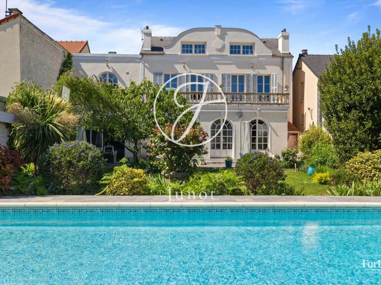 Maison Rueil-Malmaison - 5 chambres - 383m²