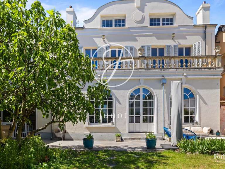 Maison Rueil-Malmaison - 5 chambres - 383m²