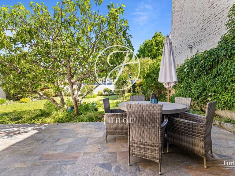 Maison Rueil-Malmaison - 5 chambres - 383m²