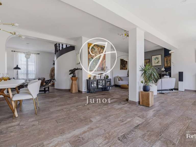 Maison Rueil-Malmaison - 5 chambres - 383m²