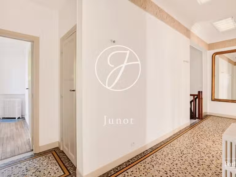 Maison Rueil-Malmaison - 4 chambres - 194m²