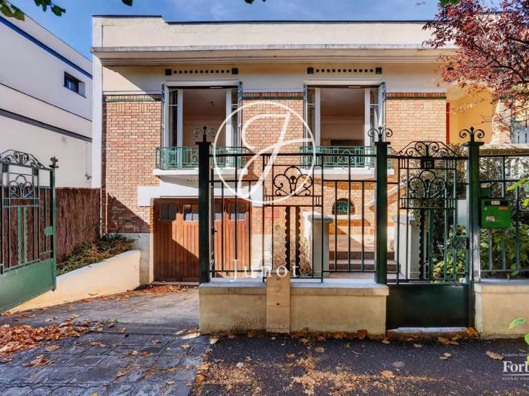 Maison Rueil-Malmaison - 4 chambres - 194m²