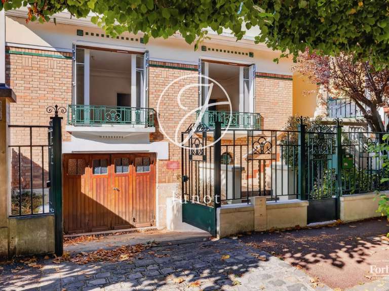 Maison Rueil-Malmaison - 4 chambres - 194m²