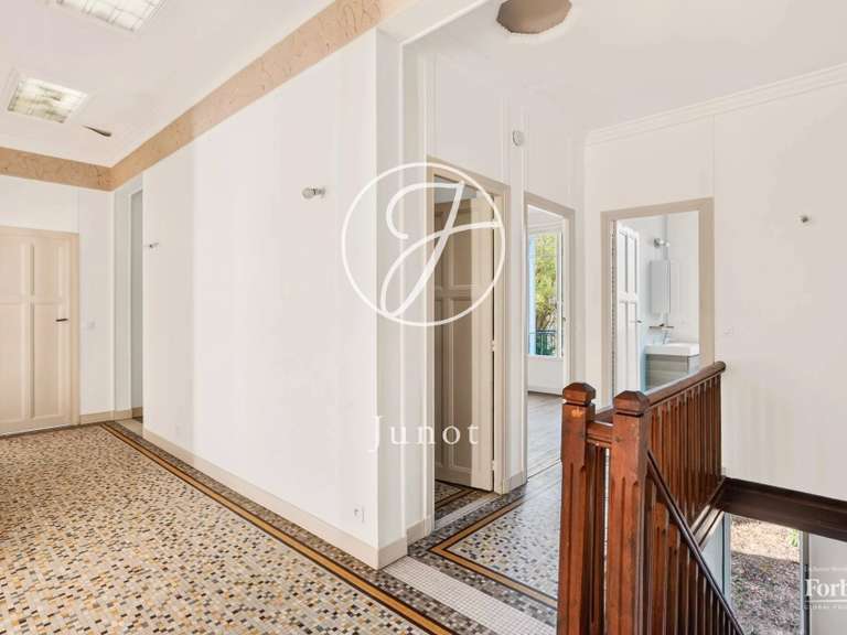 Maison Rueil-Malmaison - 4 chambres - 194m²