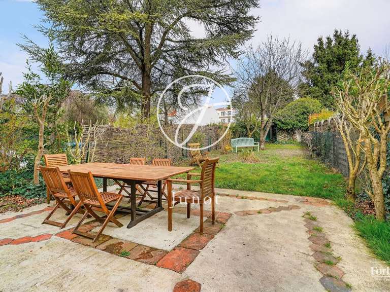 Maison Rueil-Malmaison - 5 chambres - 183m²
