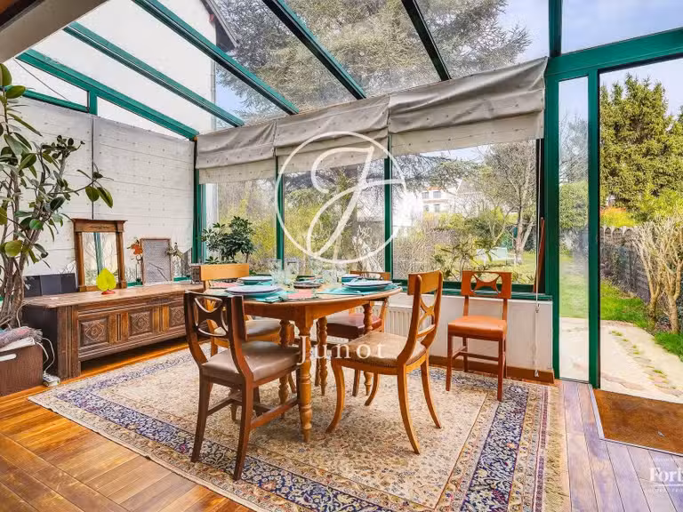 Maison Rueil-Malmaison - 5 chambres - 183m²