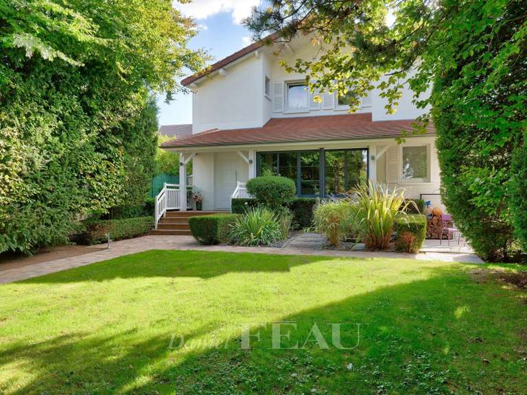 Maison Rueil-Malmaison - 5 chambres - 233m²