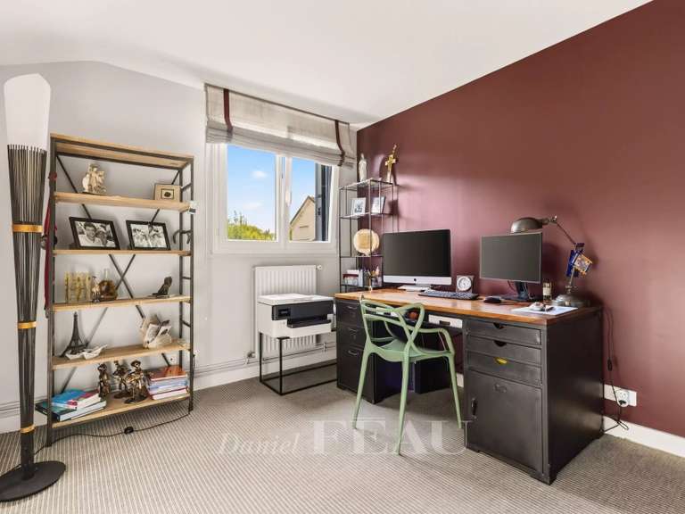 Maison Rueil-Malmaison - 5 chambres - 233m²