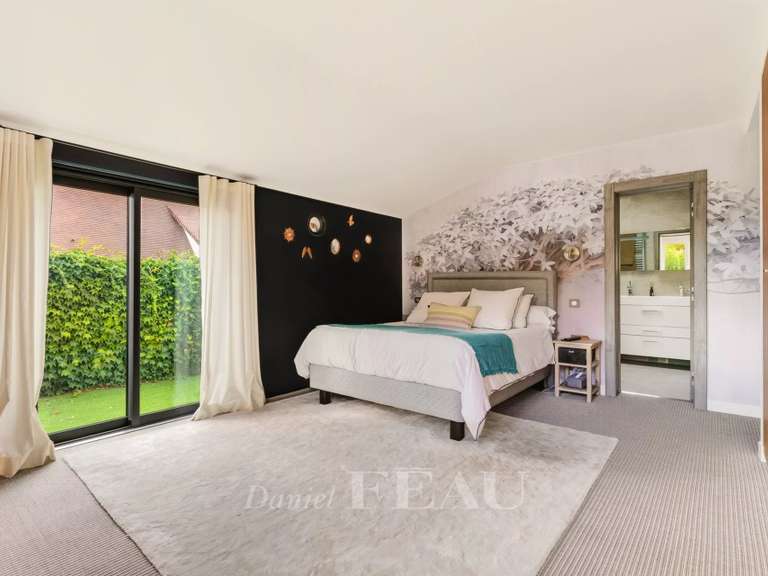 Maison Rueil-Malmaison - 5 chambres - 233m²