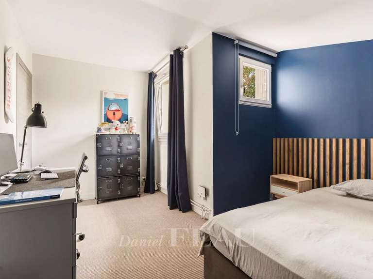 Maison Rueil-Malmaison - 5 chambres - 233m²