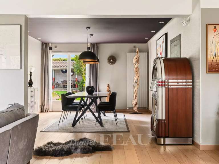 Maison Rueil-Malmaison - 5 chambres - 233m²
