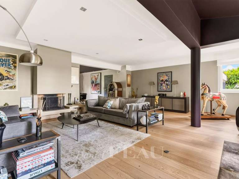 Maison Rueil-Malmaison - 5 chambres - 233m²