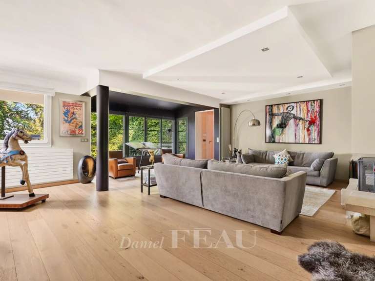 Maison Rueil-Malmaison - 5 chambres - 233m²
