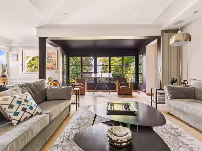 Maison Rueil-Malmaison - 5 chambres - 233m²