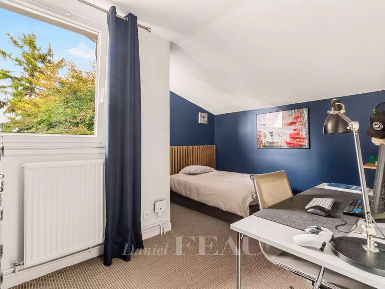 Maison Rueil-Malmaison - 5 chambres - 233m²