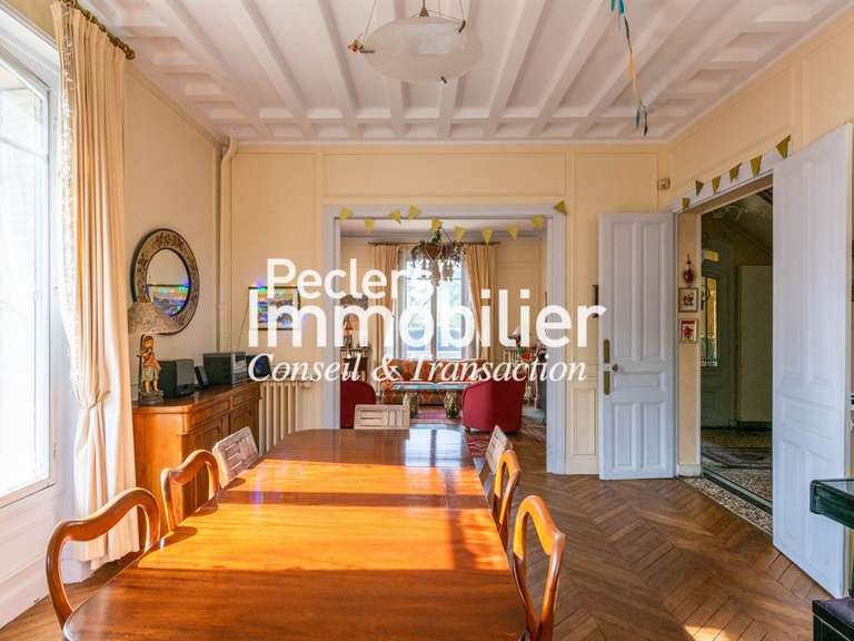 Maison Rueil-Malmaison - 5 chambres - 216m²