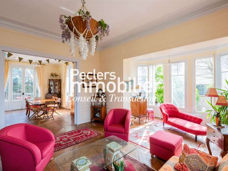 Maison Rueil-Malmaison - 5 chambres - 216m²