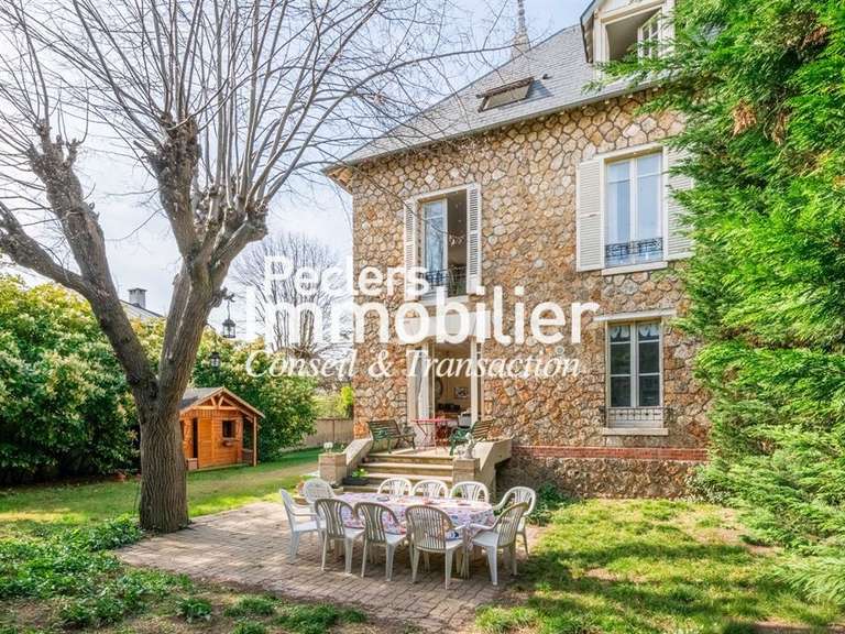 Maison Rueil-Malmaison - 5 chambres - 216m²
