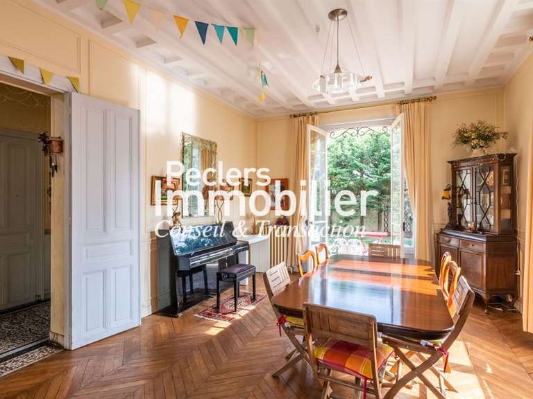 Maison Rueil-Malmaison - 5 chambres - 216m²
