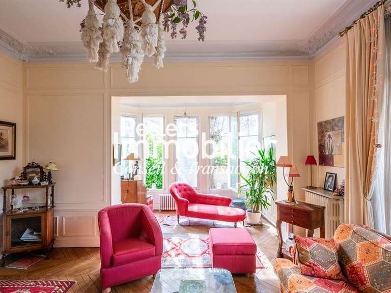 Maison Rueil-Malmaison - 5 chambres - 216m²