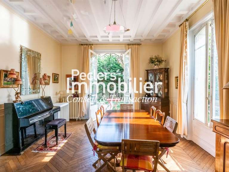 Maison Rueil-Malmaison - 5 chambres - 216m²