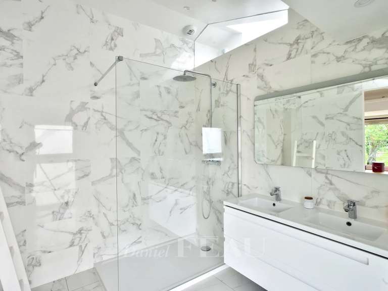 Maison Rueil-Malmaison - 5 chambres - 270m²