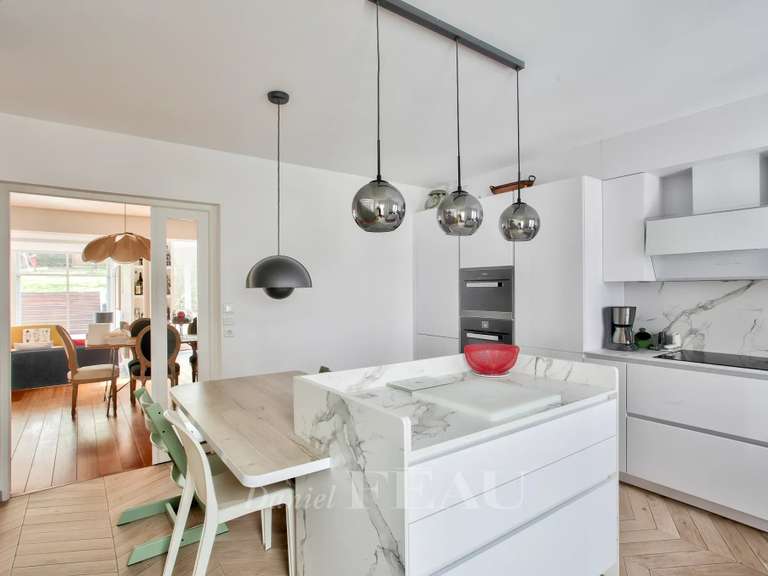 Maison Rueil-Malmaison - 5 chambres - 270m²